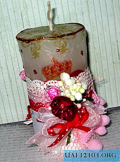 Valentine's Day candle with decor