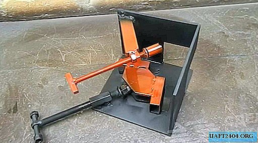 Convenient welding jig for setting three angles