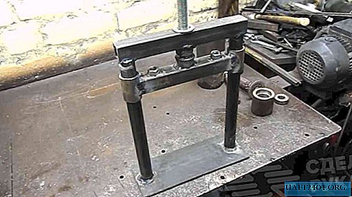 Universal mechanical press for garage and workshop