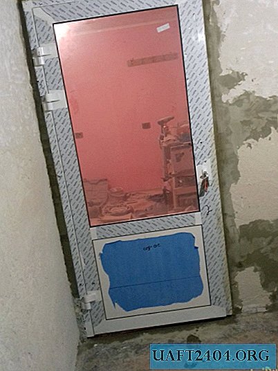 Instalação de uma porta de plástico