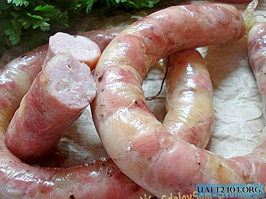 Délicieuses saucisses ukrainiennes dans une coquille de collagène