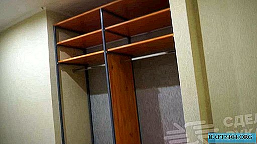 Ugradbeni stalak za gornju odjeću od profila i ploča