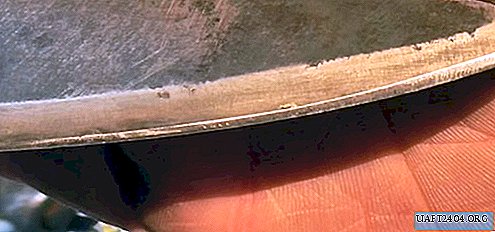 De snijkant van het mes verharden met grafiet