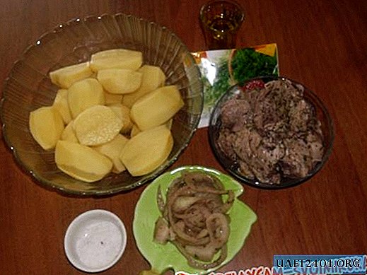Batatas assadas com carne na manga