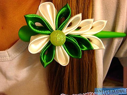 Green hairpin